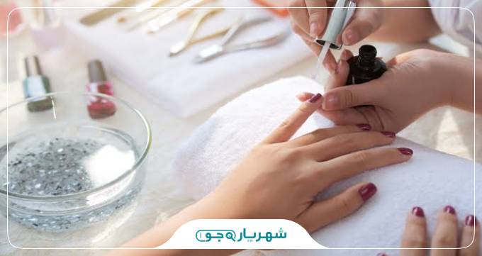 هنگام انتخاب آموزشگاه کاشت ناخن به چه نکاتی توجه کنیم؟